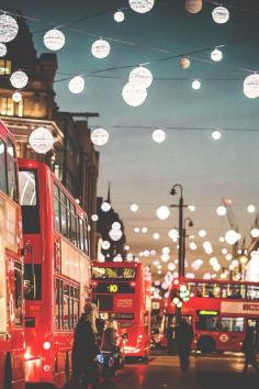 Travel & capture your memories bit by bit with http://www.fotobit.me #travelinspiration  Christmas lights in London | via Tumblr. I have just conquered London for the first time last weekend, and already want to go back. Maybe next time at Christmas? #london #christmas #wonderland www.kanootravel.co.uk