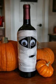 Mummy Wine-the perfect hostess gift for a Halloween party