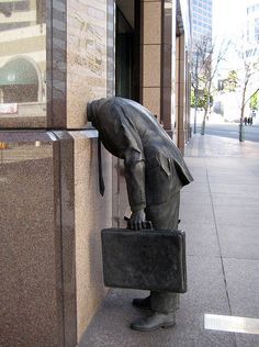 
                    
                        25 Creative And Unusual Sculptures - Corporate Head, Ernst &amp; Young Building
                    
                
