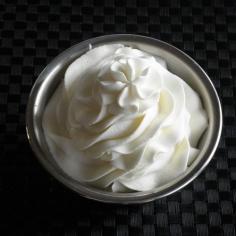 Food Pusher: Stabilized Whipped Cream Frosting ~ Bakeries use real whipped cream and it doesn't fall apart.  This is how: * add 1 tablespoon instant pudding per 1 cup heavy cream and whip. It will hold forever. #handy