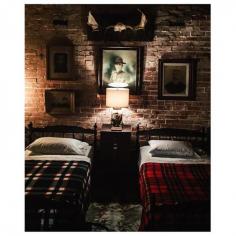 
                    
                        “Throwback to sharing your room.. #twinbeds #siblings #sharing #antiques #vintage #plaid #wool #gunmetalblack #rustic #cabin #cozy #americanhatfield…”
                    
                