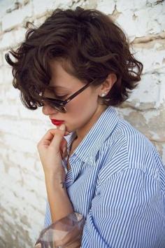 
                    
                        20 Stunning Short and Curly Hairstyles for Women - bestshorthaircuts...
                    
                