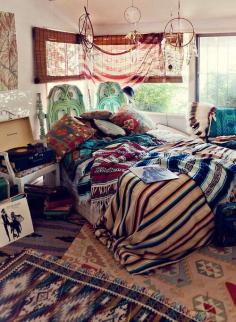 waouh, nice bedroom decor inspiration in this one. FLEETWOOD MAC
