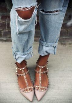 Ripped jeans, divine. #rippedjeans #loosefit #valentino