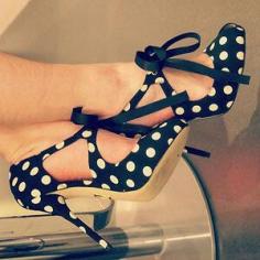 Polka Dots #shoes #fashion shoes #girl fashion shoes| http://shoessalma.blogspot.com