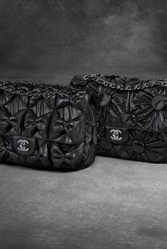 Flap bag in fabric draped by Lemarié - CHANEL