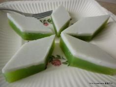 Yin's homemade 盈盈巧手: Kuih Talam (Coconut Tray Cake) 娘惹香草糕 - Featured in Group Recipes