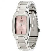 Casio LTP1165A-4C Classic Casual women's watch features a 21mm wide and 7mm thick solid stainless steel case with a fixed bezel and textured push-pull crown. Casio LTP1165A-4C is powered by a reliable Japanese quartz movement. This attractive watch also features a sharp looking pink dial with silver tone luminous hands and index hour markers. This beautiful watch also features 3-Hand analog, accuracy: +/- 20 seconds per month, battery: SR626SW, approximately battery life: 3 years, protected by scratch resistant mineral crystal and water resistant. Casio LTP1165A-4C is equipped with a 9mm wide solid stainless steel bracelet with a double push button fold over safety clasp. Casio LTP1165A-4C women's Classic Casual pink dial steel bracelet watch is brand new and comes in an original Casio gift box and is backed by a 1 year manufacturer warranty.