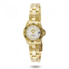 Add an understated look to your outfit with this unique and detailed Invicta Pro Diver watch. The all gold-tone timepiece accentuated with a white dial creates a clean and classy look.