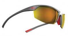 Inspired by the classic style UA Zone, UA Zone II offers a truly customizable fit with a sleek temple and adjustable nosepad. Thanks to an ArmourFusion frame, UA Zone II is lightweight, durable, and the perfect sunglass for the avid runner. ArmourSight Lens Technology offers a superior edge-to-edge line of sight for optimal vision.
