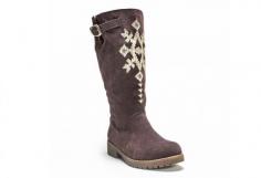 These women's MUK LUKS boots feature stylish embroidery on the front. SHOE FEATURES Embroidery detail Buckle strap detail SHOE CONSTRUCTION Faux-suede upper Fabric lining EVA midsole TPR outsole SHOE DETAILS Round toe Pull-on Padded footbed 1-in. heel 13-in. circumference 15-in. circumference Promotional offers available online at Kohls.com may vary from those offered in Kohl's stores. Size: 8. Color: Brown. Gender: Female. Age Group: Kids. Pattern: Solid. Material: Fauxsuede/Embroidery.