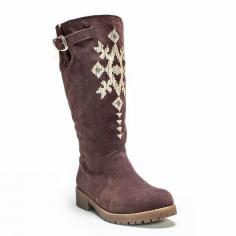 These women's MUK LUKS boots feature stylish embroidery on the front. SHOE FEATURES Embroidery detail Buckle strap detail SHOE CONSTRUCTION Faux-suede upper Fabric lining EVA midsole TPR outsole SHOE DETAILS Round toe Pull-on Padded footbed 1-in. heel 13-in. circumference 15-in. circumference Promotional offers available online at Kohls.com may vary from those offered in Kohl's stores. Size: 9. Color: Brown. Gender: Female. Age Group: Kids. Pattern: Solid. Material: Fauxsuede/Embroidery.