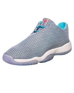 This style pops in low light due to a unique reflective coating over its breathable mesh upper. Breathable mesh upper with reflective top coat. Light compression-molded foam midsole with midfoot shank for stability. Encapsulated Air-Sole unit in the heel for lightweight cushioning. Rubber outsole with circular pattern for durable traction.