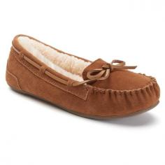 Keep casual and comfortable in these women's faux-fur moccasin shoes from SO. SHOE FEATURES Classic moccasin style Faux tie lace Faux-fur lining Flat sole SHOE CONSTRUCTION Manmade upper Polyester, faux fur lining Textile, manmade outsole SHOE DETAILS Round toe Slip-on Padded footbed Size: 10 MED. Color: Brown. Gender: Female. Age Group: Kids. Pattern: Solid. Material: Polyester/Fauxfur/Lace.