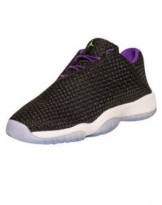 This style pops in low light due to a unique reflective coating over its breathable mesh upper. Breathable mesh upper with reflective top coat. Light compression-molded foam midsole with midfoot shank for stability. Encapsulated Air-Sole unit in the heel for lightweight cushioning. Rubber outsole with circular pattern for durable traction.