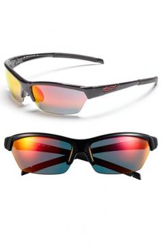 Confront any situation with confidence in the Smith Approach Sunglasses. Three sets of interchangeable lenses prepare you for any kind of lighting conditions, and swap out in seconds to adapt to changing light throughout the day. Hydrophilic nose and temple pads get tackier when exposed to moisture for a reliable fit during intense activity, and the Evolve frame is lightweight for hours of comfortable wear during long rides.