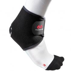 The McDavid 438 ankle wrap features universal sizing and a fully adjustable Velcro closure for optimum fit. Contoured thermal neoprene wrap, with nylon facing on both sides. Neoprene delivers therapeutic heat to the injury to promote healing and reduce pain.