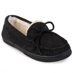 Step into cozy style with suede moccasin slippers from Journee Collection. These slippers feature premium faux suede uppers and plush faux sheep fur lining. A practical pull-on design and sturdy soles create a comfortable style that can be worn inside or out. SHOE FEATURES Faux-fur lining SHOE CONSTRUCTION Fabric upper & lining TPR outsole SHOE DETAILS Moc toe Slip-on Padded footbed Promotional offers available online at Kohls.com may vary from those offered in Kohl's stores. Size: 6. Color: Black. Gender: Female. Age Group: Kids. Pattern: Solid. Material: Fur/Suede/Faux Suede.