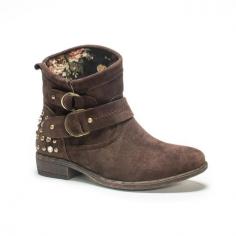 You only get one chance at a first impression, why not add a little bling to it with these women's MUK LUKS boots. In dark brown. SHOE FEATURES Stud and rhinestone accents Buckle strap detail SHOE CONSTRUCTION Faux-suede upper Canvas lining EVA midsole TPR outsole SHOE DETAILS Round toe Pull-on Padded footbed 1-in. heel Promotional offers available online at Kohls.com may vary from those offered in Kohl's stores. Size: 8. Color: Brown. Gender: Female. Age Group: Kids. Pattern: Solid. Material: Canvas/Fauxsuede.
