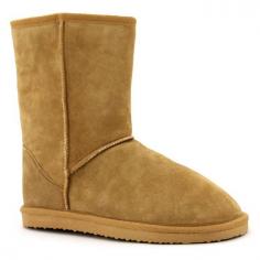 These women's LAMO boots will be your go-to pair. SHOE FEATURES Comfort-Flex outsole SHOE CONSTRUCTION Suede upper Fleece lining EVA midsole Rubber outsole SHOE DETAILS Round toe Pull-on Padded footbed 9-in. shaft 11-in. circumference Promotional offers available online at Kohls.com may vary from those offered in Kohl's stores. Size: 7. Color: Brown. Gender: Female. Age Group: Kids. Material: Rubber/Fleece/Suede.