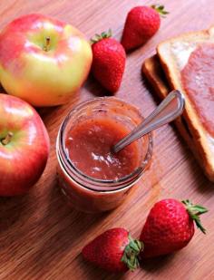 Slow Cooker Strawberry Applesauce