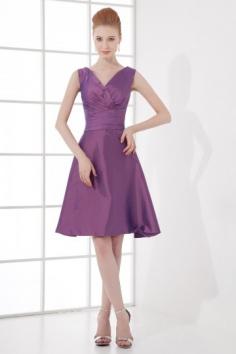 Robe de soirée violette simple courte col en V pour mariage