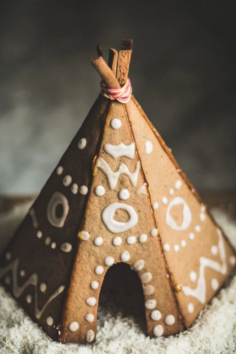 If excessive decorating is not your thing this gingerbread tipi is both manageable and adorable.

See more at Baking Magique »