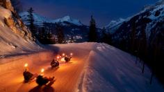 Illuminated sled runners light up the night | Switzerland Tourism