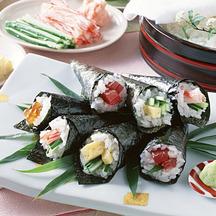 3 temaki sushi rolls