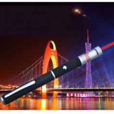 http://www.laserfr.com/laser-rouge-300mw-srl-002-etoiles.html
Le stylo laser rouge peut également servir à faire une blague en se cachant et jouer avec le laser rouge. 