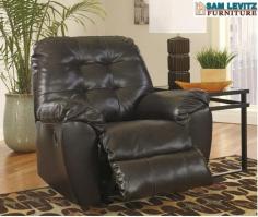 Add a modern touch to your home with one of the leather recliners at Sam Levitz Furniture. We are the leading furniture store in Tucson, AZ and carry the best furniture brands.