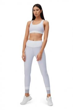 - Supportive compression fit
- 4-way stretch high performance fabrication 
- Quick-drying and moisture-wicking
- High waistband; fully lined and elasticised
- Flat-locked seams; no-chafe

Our model is wearing a size small . She usually takes a standard AU 8/Small.

Fabric composition: 73% Polyester & 27% Spandex

Wash instructions: cold gentle machine wash in a protective wash bag and dry flat for best results. 

 