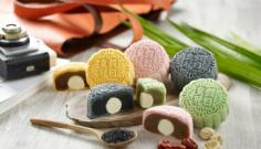 Mooncake Festival 2018 - mooncakes galore and mid-autumn fairs

Mooncake Festival or Mid-Autumn Festival, celebrated on the 15th day of the ...