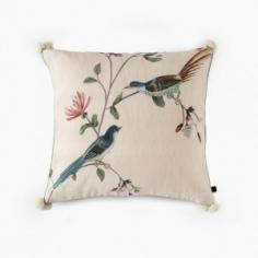 Buy Cushion Covers Online available at Gulmohar Lane. Browse and buy from a wide range of designer and decorative cushion covers in Silk, Velvet, Printed and Blended fabrics. 
