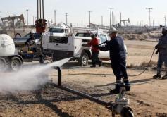 EV Oilfield Services for Oilfield Pressure Washing Services - Get the best oilfield pressure washing services in midland by EV Oilfield Services? We are the best oilfield services company in Texas and provide our services in New Mexico Area, Permian Basin, and Canada. Our services include power washing, trucking service, water hauling, rig washing, winch truck, tank cleaning, shale shaker screen services and etc.

