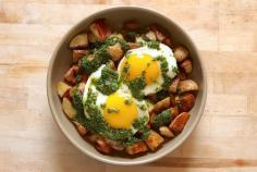 Fried eggs with chimichurri sauce are a delicious appetizer, they are so good that it will be difficult to stop at one or two. Cooked together with the aromatic green sauce, the eggs become a delicious and out-of-the-ordinary breakfast or meal. With this recipe, the yolk remains nice and creamy inside, coated in fresh flavors of the herbs – a real pleasure. 
To read more click here: https://www.youtube.com/watch?v=RqpHvOCY9Sk
