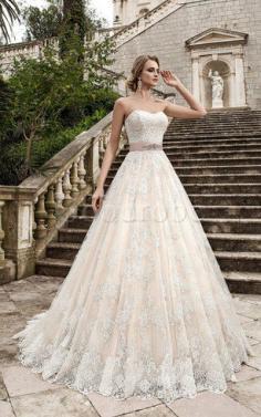 Robe de mariée longue naturel en dentelle de col en cœur avec perle