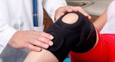 Arthritis Knee Pain Causes, Symptoms and Natural Relief

Arthritis is a kind of joint disorder ending in joint soreness and pain. The knee joint is a prime weight-bearing joint of the body. Therefore it is quite exposed to an increased rate of wear and tear.


