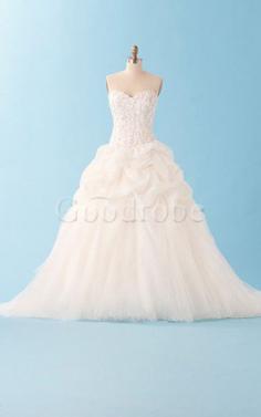 Robe de mariée longue formelle en dentelle au jardin cordon