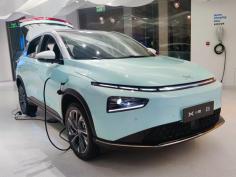 Manufactured by Xiaopeng Motors. The XPeng G3 is a subcompact luxury crossover SUV, which began production sometime in 2018. It is known as a battery electric vehicle. Which ranks in top quality among the BEV segment, according to the J.D. Power 2021 Study. As a new car manufacturer in China, the G3 is the first model to obtain this top rating.

With heavy inspiration from Tesla and their open source patents. The XPeng G3 is able to travel up to 520 km (323 mi) on a single charge (NEDC). Also, it is able go from 0 to 60 in approximately 8.4 seconds. 