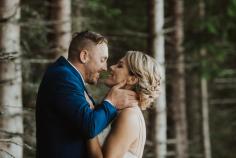 Get exciting Arizona Micro Wedding Packages online only on Promise Mountain Weddings. We have professional team of photographers to make your wedding day memorable. We've spent countless hours researching and scouting the most epic locations. Get in touch today.