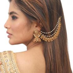 We have the top of the line collection of Maang Tikka for women online. Shop the latest collection of maang tikka & Hair clips online.