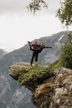 Are you planning to get married this year? Choose a professional destination wedding photographer in Norway, if you are interested in a wedding in Norway. Promise Mountain Weddings can help you in finding an experienced Norway Adventure Wedding Photographer for your memorable day. Get in touch today for wedding and Elopement photographer Norway.