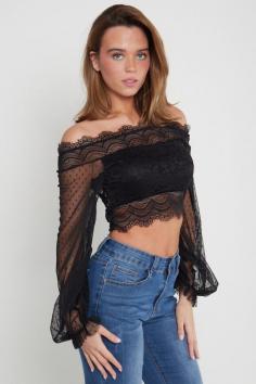 Are you looking for ribbed crop top online  in the UK? Contact Diva Boutiques today. We stock a wide range of sleeveless crop top, womens oversized tops and floral crop tops at the best price offer. 