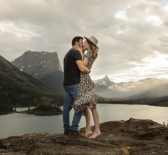 Are you looking for professional wedding and elopement photographer in Norway? Contact Promise Mountain Weddings today. We provide best-in-class destination wedding photography for your special day. Get in touch today for more details. 