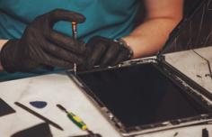 At Specialized Repair Service Centre, our expert team offers tablet repair service for all devices, including iPads and Android-enabled tablets. Call us now!