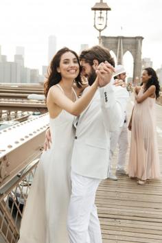 Are you looking for a professional wedding and elopement photographer in New York? Promise Mountain offers you a New York adventure Wedding Photographer to capture all your amazing moments. If you are planning to choose a destination wedding in New York, we can help you with the best packages. 