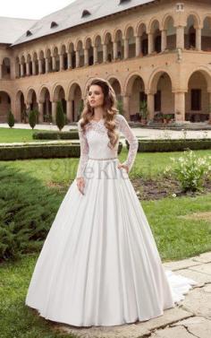 Plissiertes Satin Bateau Romantisches Bodenlanges Brautkleid