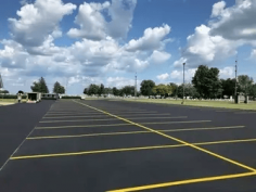 Elite Paving Sealcoating offers high quality asphalt paving and sealcoating installation and maintenance to Illinois clients! Call today. For more detailed information Driveway Pavers Illinois https://www.elitepavingil.com/