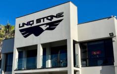 Based on extensive product knowledge and years of installation experience, Uniq Stone will help you find the perfect stone overlay benchtops Adelaide for any application. As a collective, we have over 60 years of experience which is reflected in our level of service, and the execution of your new engineered stone addition.
